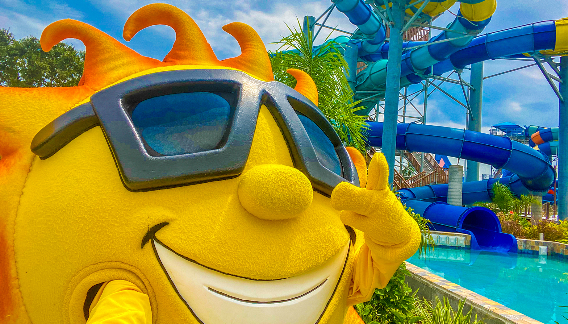 Splashway's mascot Ray posing for the camera.