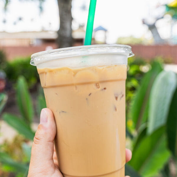 Oatmeal-Cookie-Iced-Latte-600x600